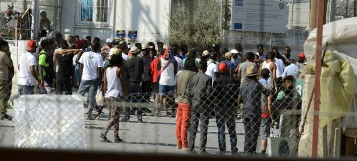 AP για ελληνικά νησιά και προσφυγικό: «Σε οριακό σημείο ο «φραγμός» της Ευρώπης για τους πρόσφυγες»